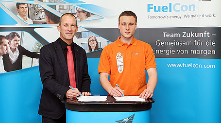 FuelCon Vorstand Mathias Bode mit Steven Tepper, Vorstandsmitglied bei UMD Racing